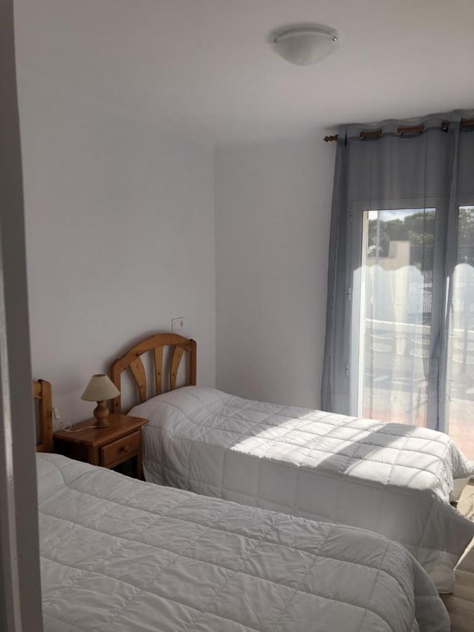 Planta Baixa Amb Jardi I Vistes Al Mar Apartment Llanca Bagian luar foto